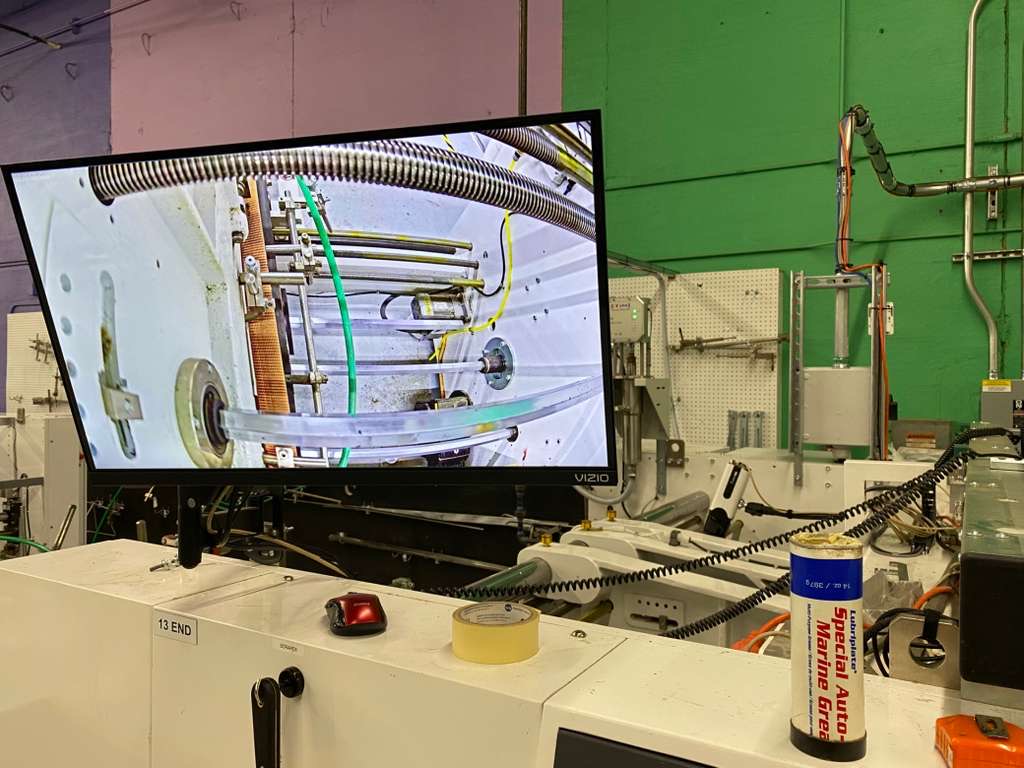 Real-time glue dot consistency observation feed
